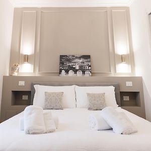 Camera standard con letto king size